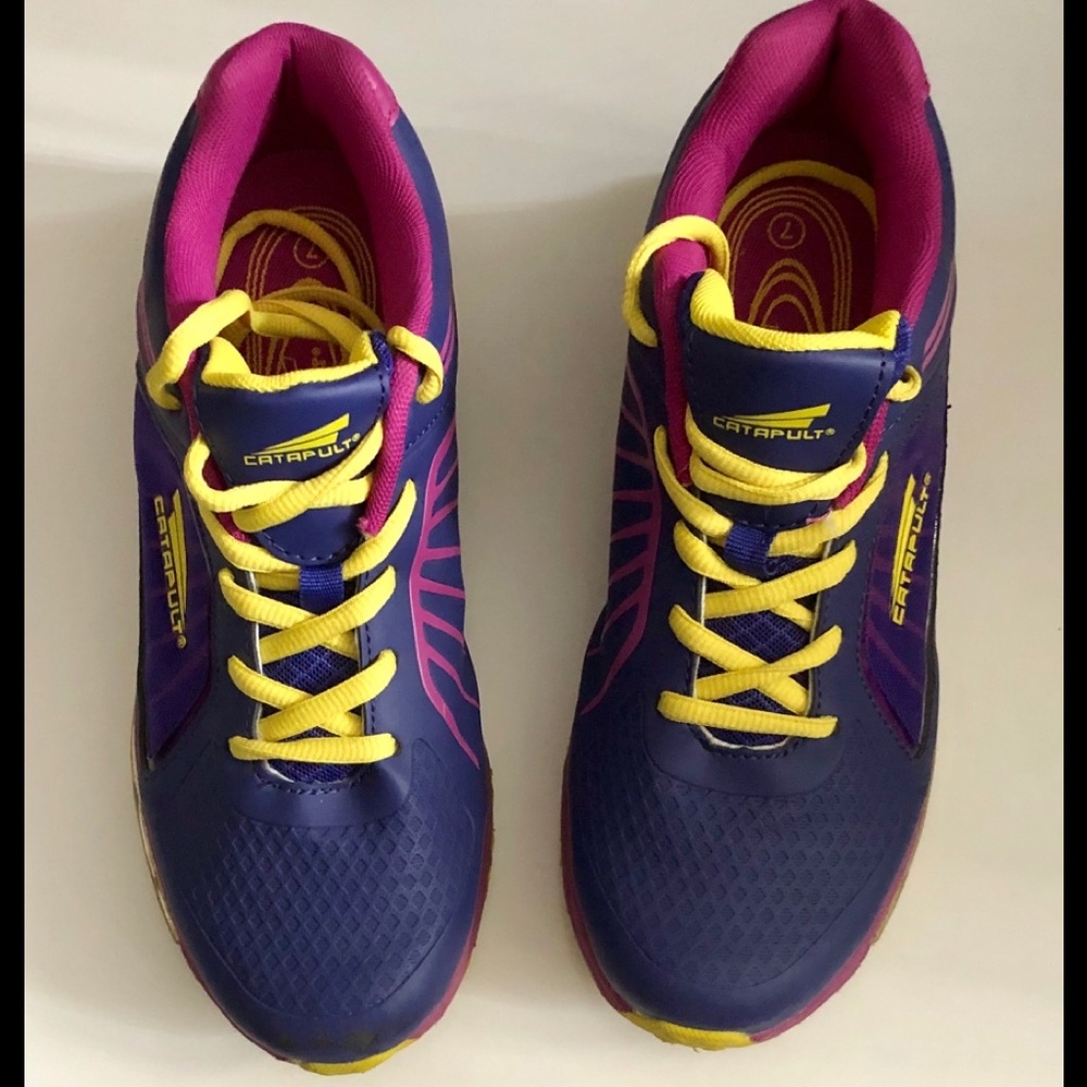 Catapult lace up sneakers Sz 7
